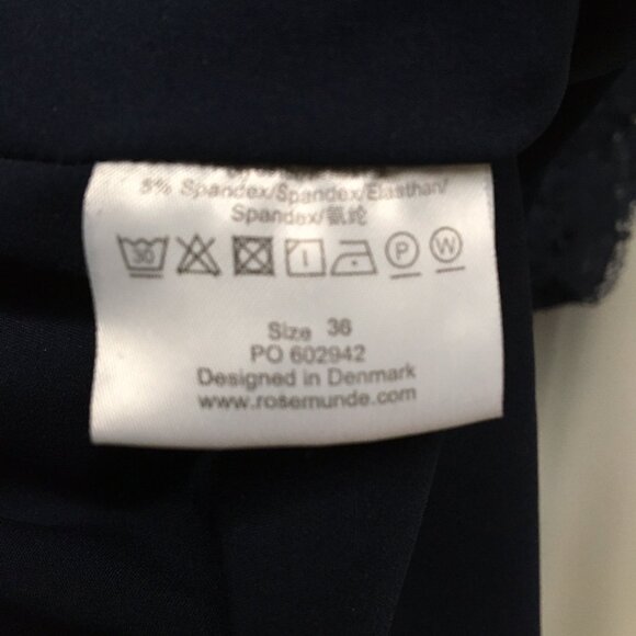 Navy & black guipure lace dress, size DK 36 - Picture 6 of 6